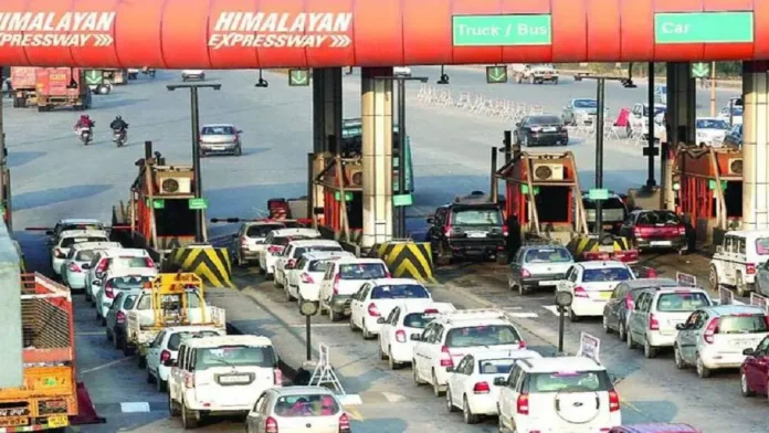 वार्षिक आणि लाईफटाईम पासच्या माध्यमातून एकरकमी टोल भरता येणार वार्षिक आणि लाईफटाईम पासच्या माध्यमातून एकरकमी टोल भरता येणार