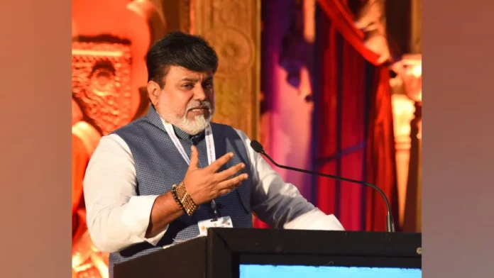 बॉलिवूड, टॉलीवूड प्रमाणे आता मराठी चित्रपट ‘इंडस्ट्री’, महाराष्ट्रदिनी पंतप्रधान नरेंद्र मोदी