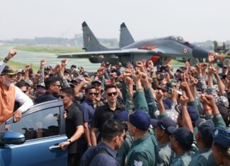 भारताची S-400 संरक्षण प्रणाली सुरक्षित: पीएम मोदींनी ‘त्या’ फोटोतून केली पाकिस्तानची पोलखोल भारताची S-400 संरक्षण प्रणाली सुरक्षित: पीएम मोदींनी 'त्या' फोटोतून केली पाकिस्तानची पोलखोल
