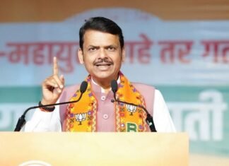 पाकिस्तान प्रॉक्सी वॉर करतं हा इतिहास; देवेंद्र फडणवीस यांचं वक्तव्य पाकिस्तान प्रॉक्सी वॉर करतं हा इतिहास; देवेंद्र फडणवीस यांचं वक्तव्य