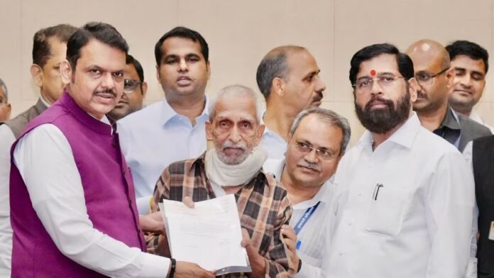 वृद्धाश्रमातील ८२ वर्षीय नागरिकाने मुख्यमंत्र्यांकडे सोपवली २० लाखांची देणगी