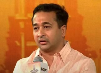 हिंदी नको तर संस्कृत घ्या! राज्यात कुठेही हिंदीची सक्ती नाही, नितेश राणेंचं वक्तव्य हिंदी नको तर संस्कृत घ्या! राज्यात कुठेही हिंदीची सक्ती नाही, नितेश राणेंचं वक्तव्य