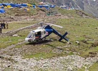 केदारनाथ हेलिकॉप्टर दुर्घटनेत वणीतील एकाच कुटुंबातील तिघे ठार केदारनाथ हेलिकॉप्टर दुर्घटनेत वणीतील एकाच कुटुंबातील तिघे ठार