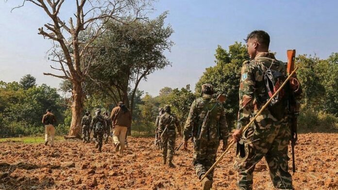 3 कोटींचं बक्षीस असलेला नक्षलवाद्यांचा मोठा नेता ठार 3 कोटींचं बक्षीस असलेला नक्षलवाद्यांचा मोठा नेता ठार