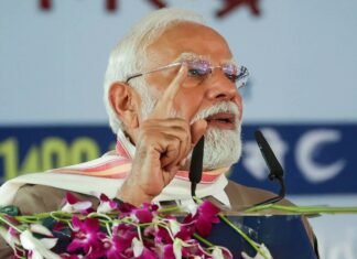 मोदी सरकारने करून दाखवले! ११ वर्षांत भारतातील गरिबी किती घटली? मोदी सरकारने करून दाखवले! ११ वर्षांत भारतातील गरिबी किती घटली?