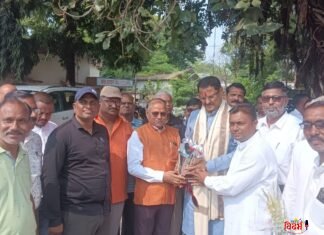 रवींद्र शिंदे यांचा वाढदिवस सामाजिक उपक्रमांनी साजरा झाला.