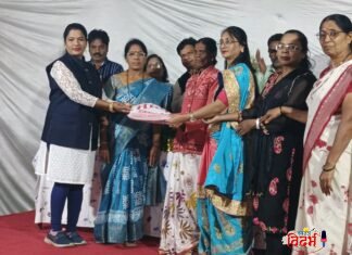 ⭕🙏 क्रांतीज्योती सावित्रीबाई फुले व राजमाता जिजाऊ यांना भव्य अभिवादन!🙏⭕