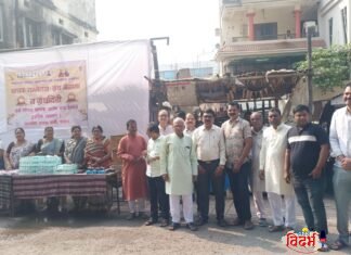 ⭕ ग्रंथ दिंडीचे भाजपा तर्फे जल्लोषात स्वागत, बिस्किट व पाणी बॉटल चे वाटप ⭕