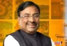 मुख्यमंत्री देवेंद्र फडणवीस यांची मोठी घोषणा : धानाला बोनस देण्याबाबत राज्य शासन सकारात्मक आमदार सुधीर मुनगंटीवार यांच्या सातत्यपूर्ण पाठपुराव्याला यश