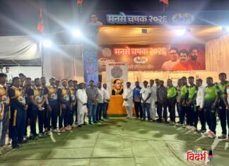 वणी प्रीमियम लीग’च्या मैदानावर भीमरायांच्या विचारांचा जयघोष मनसे नेते राजू उंबरकर यांच्या हस्ते डॉ. बाबासाहेब आंबेडकर यांना विनम्र अभिवादन.