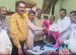 विजय मोकाशी यांची वरोरा खरेदी विक्री सहकारी संस्थेच्या अध्यक्षपदी बिनविरोध निवड
