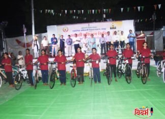 230 आदिवासी विद्यार्थ्यांच्या कलागुणांना वाव उन्हाळी प्रशिक्षण शिबिराचा समारोप