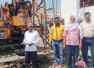 वरोरा-भद्रावतीच्या विकासाचा वारू सुसाट! कश्यप लेआउटमध्ये आमदार निधीतून ट्यूबवेलचे थाटात भूमिपूजन.