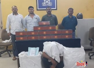 चंद्रपुरात गुटखा माफियांचे धाबे दणाणले! रामनगर आणि सिंदेवाहीत पोलिसांची मोठी कारवाई; ५.११ लाखांचा मुद्देमाल जप्त ३ आरोपी अटकेत, कुख्यात वसिम झिमरीसह दोघे फरार.गुन्हेगारी पार्श्वभूमी असतानाही अवैध धंदा जोरात; ‘मकोका’ लावण्याची जनतेची मागणी.