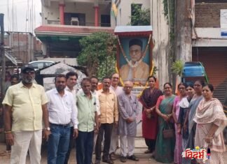 स्वातंत्र्यवीर सावरकर यांच्या जयंतीनिमित्त वरोऱ्यात अभिवादन; आमदार करणदादा देवतळे यांच्या मार्गदर्शनात कार्यक्रम