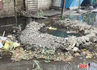 वरोरा नगरपरिषदेचा ‘आंधळा’ कारभार! ऐन उन्हाळ्यात हजारो लिटर पाणी गटारात; नगरपरिषदेच्या निष्काळजीपणामुळे लहान मुलांच्या जीवावर बेतण्याची भीती