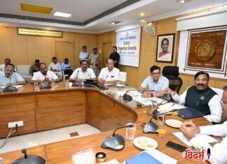 “ताडोबा एक्सप्रेस”, बल्लारशाह–अयोध्या रेल्वे सेवा, प्रवासी सुविधा आणि रेल्वेस्थानके विकासाबाबत आ. मुनगंटीवार यांच्या सूचना