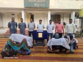 चंद्रपुरात पोलिसांचा दणका: बाबू पेठेत जुगार अड्ड्यावर धाड, १० जणांना अटक