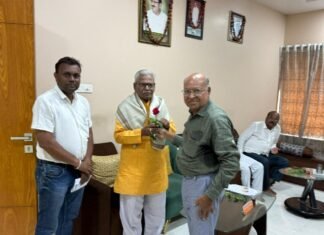 आणीबाणीच्या ‘काळ्या पर्वा’चे वरोऱ्यात स्मरण; लोकशाही रक्षणासाठी भाजपचा निर्धार; सन्मानितांचा सत्कार