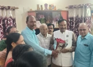 वरोऱ्यात भाजपचा शक्तिप्रदर्शन! नवनियुक्त जिल्हा ओबीसी अध्यक्ष सुरेश महाजन यांच्या निवासस्थानी दिग्गजांची उपस्थिती.