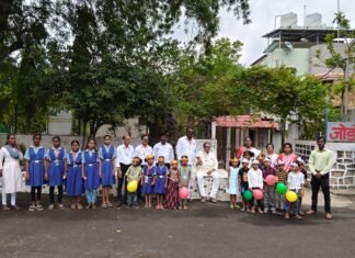 आनंदवनात चिमुकल्यांचे जंगी स्वागत: बैलगाडीतून निघाली पहिलीच्या विद्यार्थ्यांची शाही मिरवणूक.