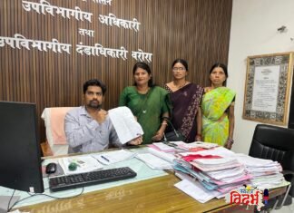 भद्रावती तालुक्यातील घोरपेठ सायवन पुनर्वसित कुटुंबांवर बेघर होण्याची टांगती तलवार; रेल्वे प्रशासनाच्या मनमानी कारभारामुळे रहिवासी आक्रमक!