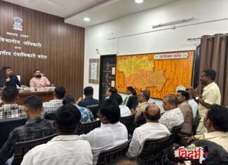 वरोरा-भद्रावतीच्या विकासाला गती: उपविभागीय अधिकारी कार्यालयात महत्त्वाच्या बैठकीत विकासकामांचा आढावा.