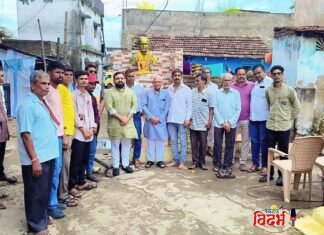 साहित्य सम्राट लोकशाहीर डॉ. अण्णाभाऊ साठे यांना वरोऱ्यात विनम्र अभिवादन; मान्यवरांच्या उपस्थितीत आदरांजली.
