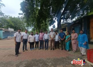 पीएम श्री शाळेत आनंदवन सामाजिक कार्यकर्ते सूरज चिमुरकर यांच्या वाढदिवसानिमित्त विद्यार्थ्याना शैक्षणिक साहित्य व खाऊचे वाटप