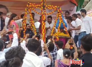 आमदार करणदादा देवतळे यांच्या वाढदिवसानिमित्त ८४ किलोची भव्य ‘लाडू तुला’; वरोरात कार्यकर्त्यांचा जल्लोष.