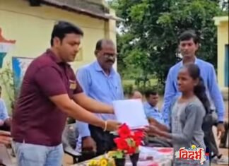रोटरी क्लब वरोराच्या ‘प्रकल्प शिक्षण संजीवनी’ अंतर्गत सर्वोदय विद्यालय सुमठानात विद्यार्थी गणवेश वाटप संपन्न!