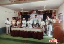 स्व. ॲड. मोरेश्वरराव टेमुर्डे यांच्या ८४ व्या जयंतीनिमित्त सेवा, संस्कार आणि समाजजागृतीचा संगम वार्षिकांक ‘विवेक’चे प्रकाशन; वृक्षारोपण व रक्तदान शिबिराने जयंतीला सामाजिक बांधिलकीची दिशा