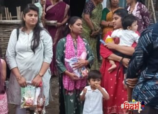 वरोरा येथे तान्हा पोळ्यानिमित्त बाल गोपालाकडून नंदीबैलाचे आकर्षक प्रदर्शन ‘जय बजरंग तान्हापोळा उत्सव समिती’कडून शैक्षणिक साहित्य व बक्षीसांचे वाटप.