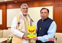 नोबेल विजेते कैलाश सत्यार्थी यांच्या हस्ते डॉ. उदय बोधनकर यांच्या ‘Death-Defying Doctor’चे विमोचन