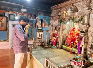 🚩 बाप्पांच्या चरणी लीन! पारवात लोकनेते मा. आमदार प्रा. राजूभाऊ तोडसाम यांच्या हस्ते श्री गणरायाचे दर्शन 🚩